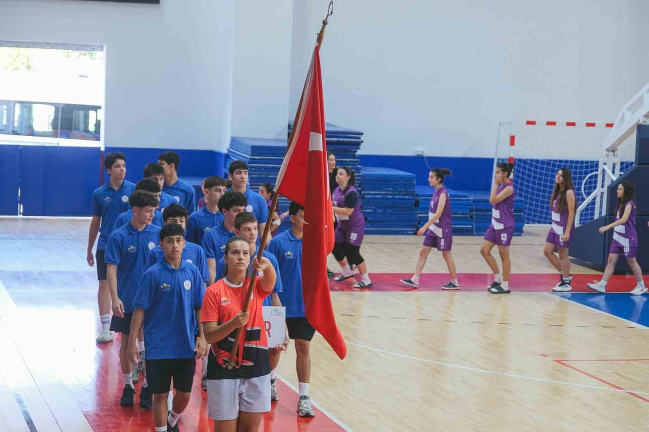 AYDIN GENÇLİK VE SPOR İL MÜDÜRLÜĞÜ'NÜN EV SAHİPLİĞİNDE GERÇEKLEŞTİRİLEN ANADOLU YILDIZLAR LİGİ...