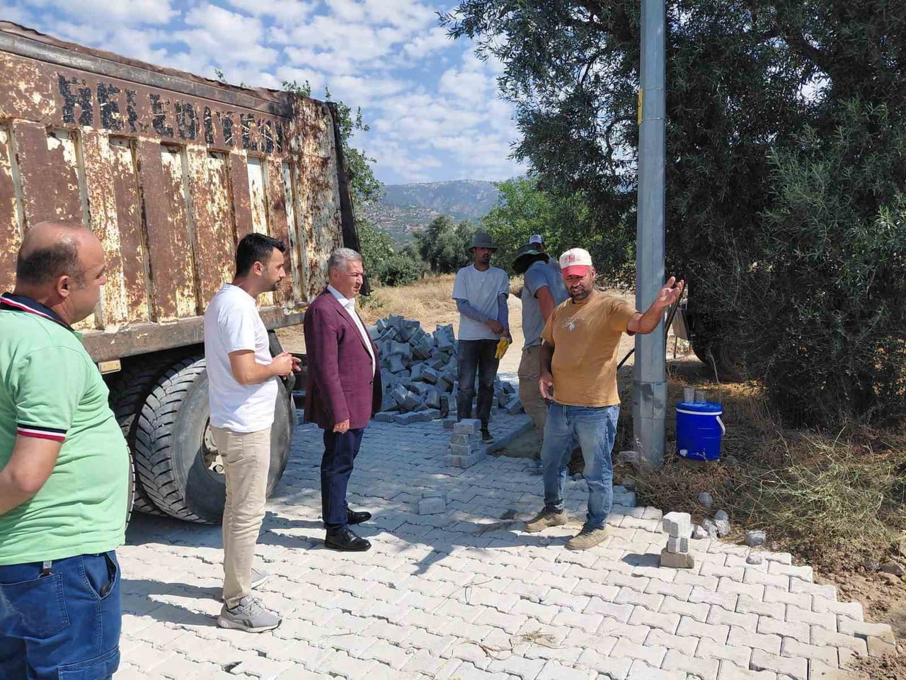 AYDIN’IN BUHARKENT İLÇESİ İSTİKLAL MAHALLESİ’NDE ALTYAPI ÇALIŞMALARI NEDENİYLE BOZULAN VE...