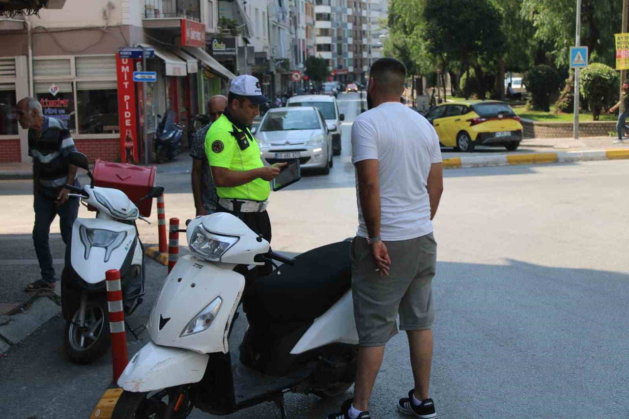 AYDIN’IN EFELER İLÇESİNDE TRAFİK DENETİMLERİNE DEVAM EDEN AYDIN TRAFİK DENETLEME ŞUBE MÜDÜRLÜĞÜ...