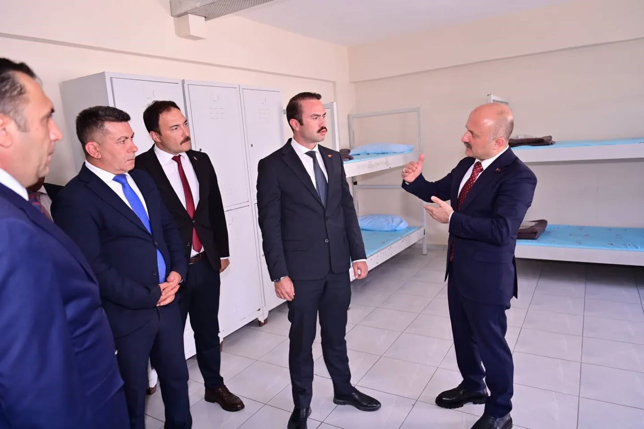 AYDIN VALİSİ DR. OSMAN VAROL, GERİ GÖNDERME MERKEZİ'NDE İNCELEMELERDE BULUNARAK HİZMET ALANLARI VE...