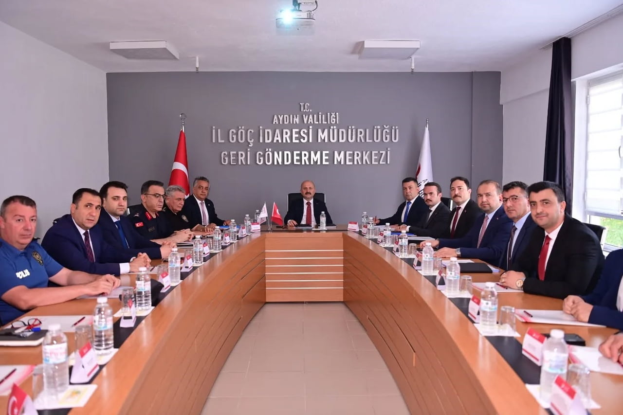 AYDIN VALİSİ DR. OSMAN VAROL, GERİ GÖNDERME MERKEZİ'NDE İNCELEMELERDE BULUNARAK HİZMET ALANLARI VE...