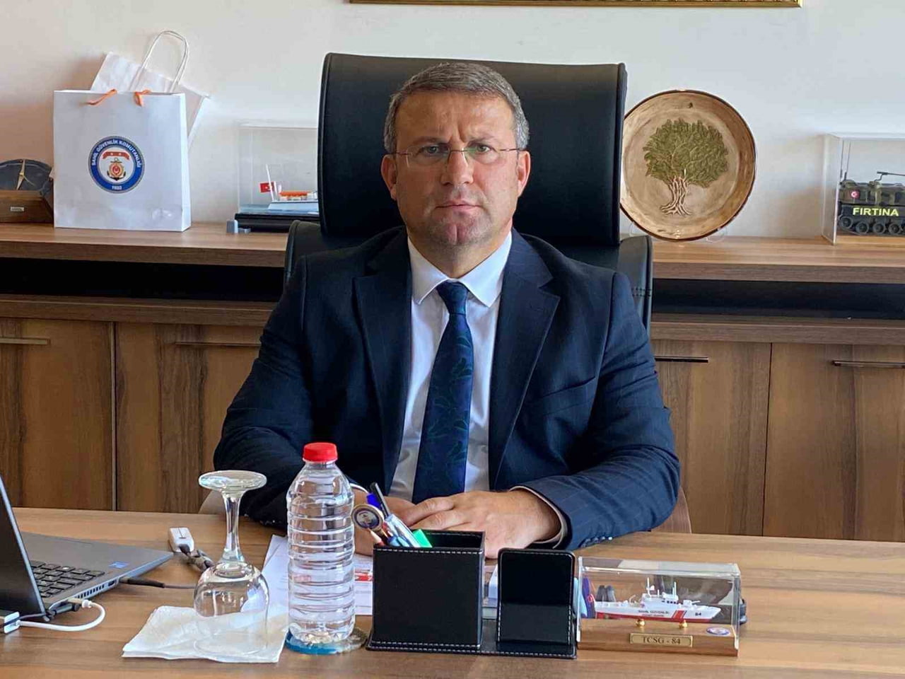 AYVALIK’IN YENİ KAYMAKAMI ÖMER CİMŞİT GÖREVİNE BAŞLADI