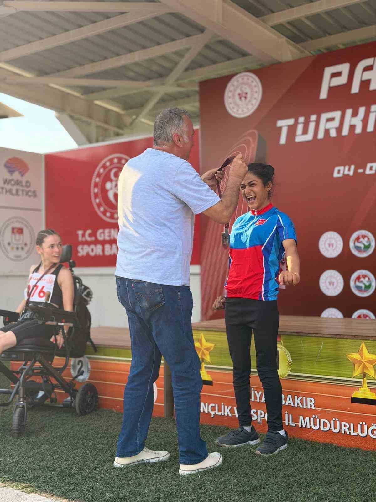 BAĞCILAR BELEDİYESİ ENGELLİLER SPOR KULÜBÜ BU BAŞARIYLA TAKIM HALİNDE TÜRKİYE ŞAMPİYONU...