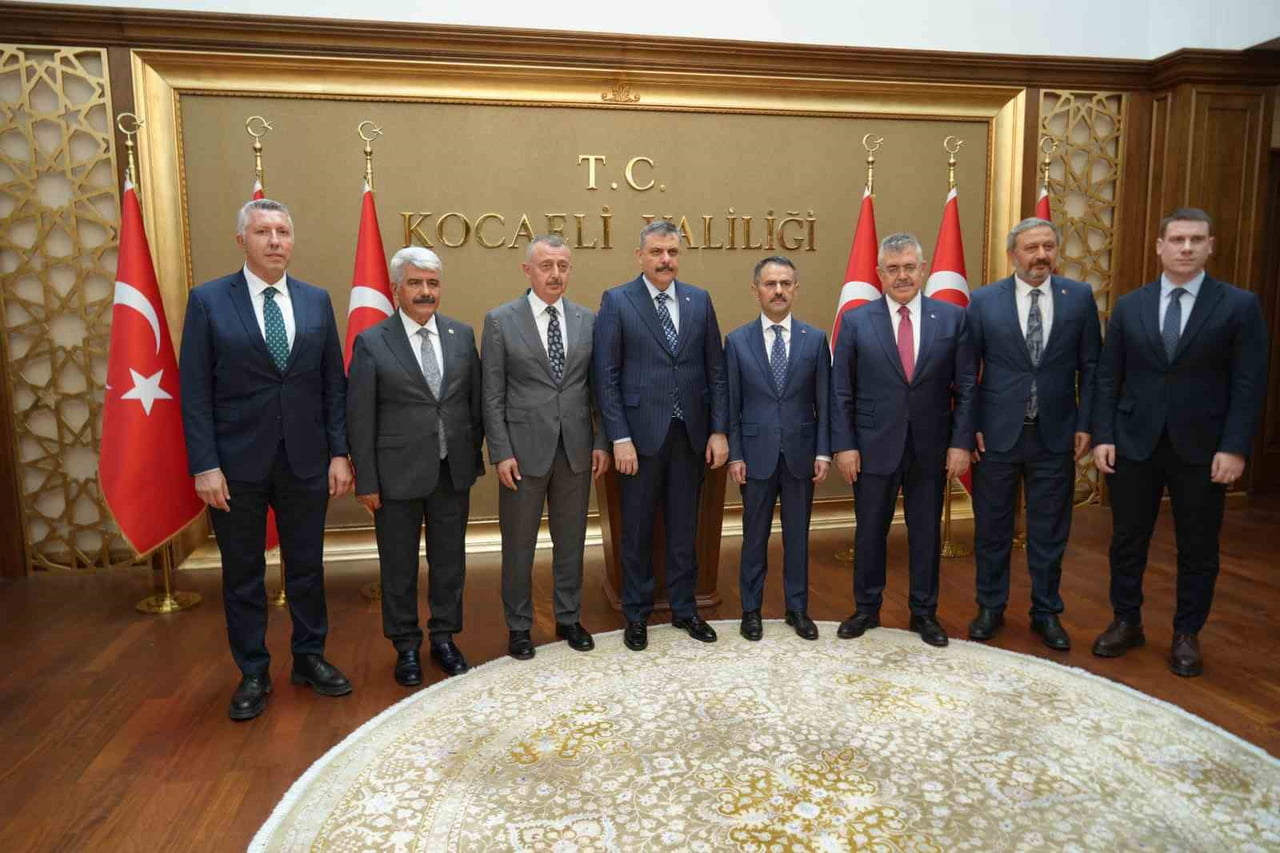 BAKAN ÇİFTÇİ, KOCAELİ VALİLİĞİ VE BÜYÜKŞEHİR BELEDİYESİNİ ZİYARET EDECEK VE ŞEREF DEFTERİNİ...