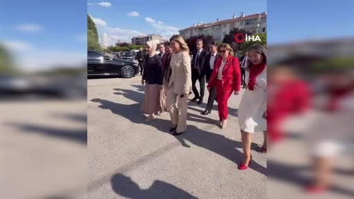 Bakan Göktaş ve Ukrayna Devlet Başkanı’nın eşi Zelenska, Türkiye’deki Ukraynalı çocukları ziyaret...