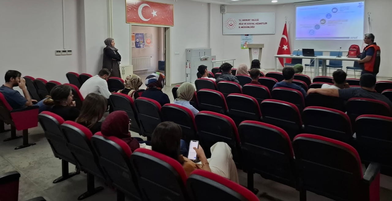 BAKIM PERSONELİNE AFET FARKINDALIK EĞİTİMİ VERİLDİ
