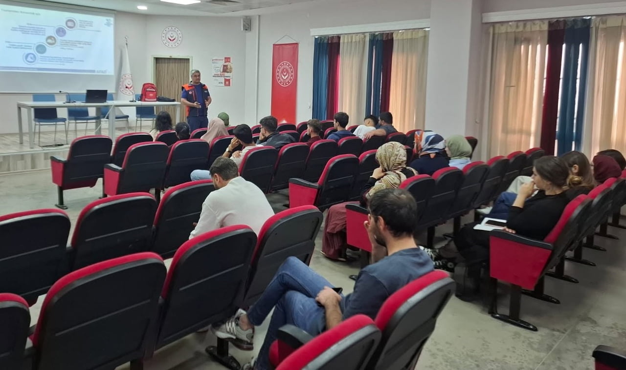 BAKIM PERSONELİNE AFET FARKINDALIK EĞİTİMİ VERİLDİ