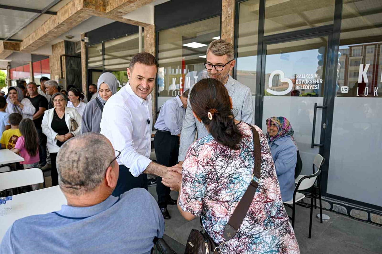 BALIKESİR BÜYÜKŞEHİR BELEDİYE BAŞKANI AHMET AKIN, BİGADİÇ'TE KENT LOKANTASI VE EMEKLİLER EVİ'NİN...