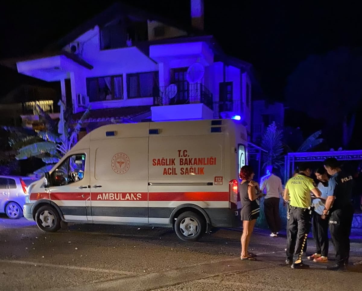 BALIKESİR’İN AYVALIK İLÇESİNDE MOTOSİKLET İLE OTOMOBİLİN KAFA KAFAYA ÇARPIŞMASI SONUCU MEYDANA...