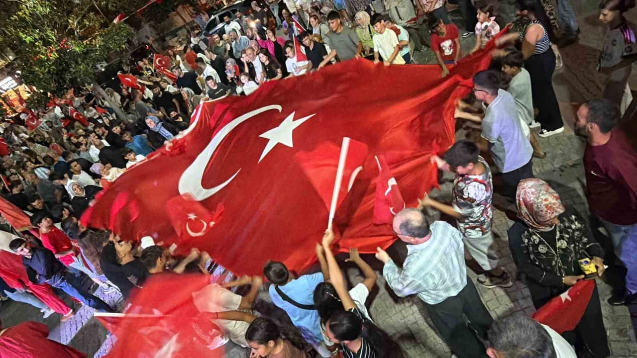BALIKESİR’İN EDREMİT İLÇESİNDE, 15 TEMMUZ DEMOKRASİ VE MİLLİ BİRLİK GÜNÜ ANMA ETKİNLİKLERİ...