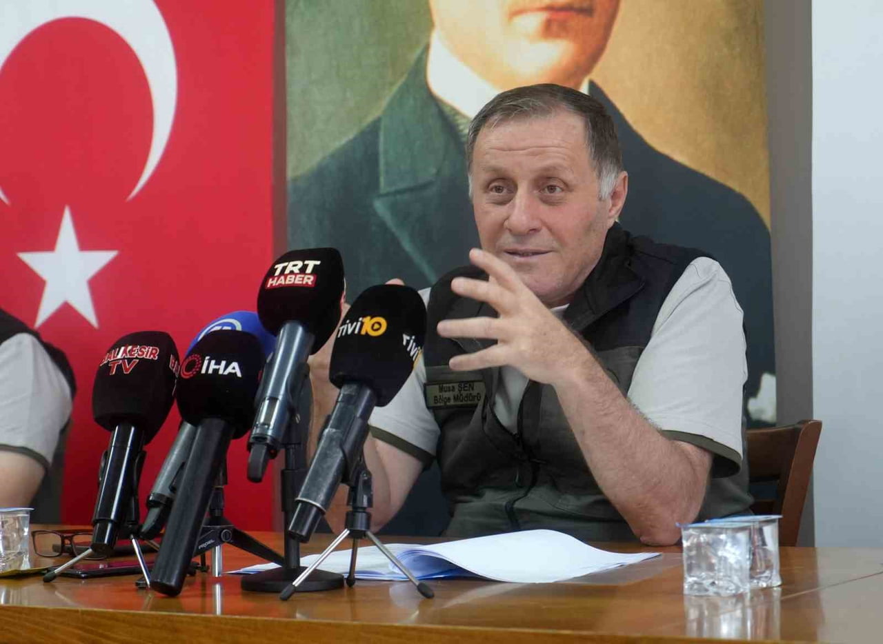 BALIKESİR ORMAN BÖLGE MÜDÜRÜ MUSA ŞEN, MEDYA TEMSİLCİLERİ İLE BİR ARAYA GELEREK BALIKESİR...