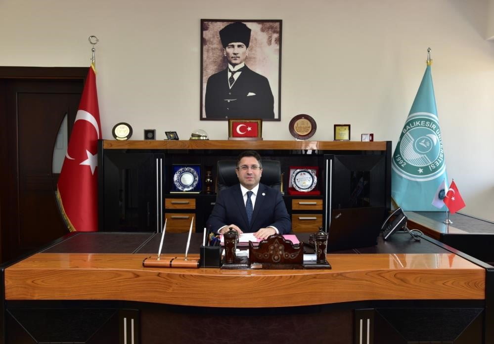BALIKESİR ÜNİVERSİTESİNE YÖK'TEN 3 YENİ LİSANS ÜSTÜ PROGRAM REKTÖR YÜCEL OĞURLU