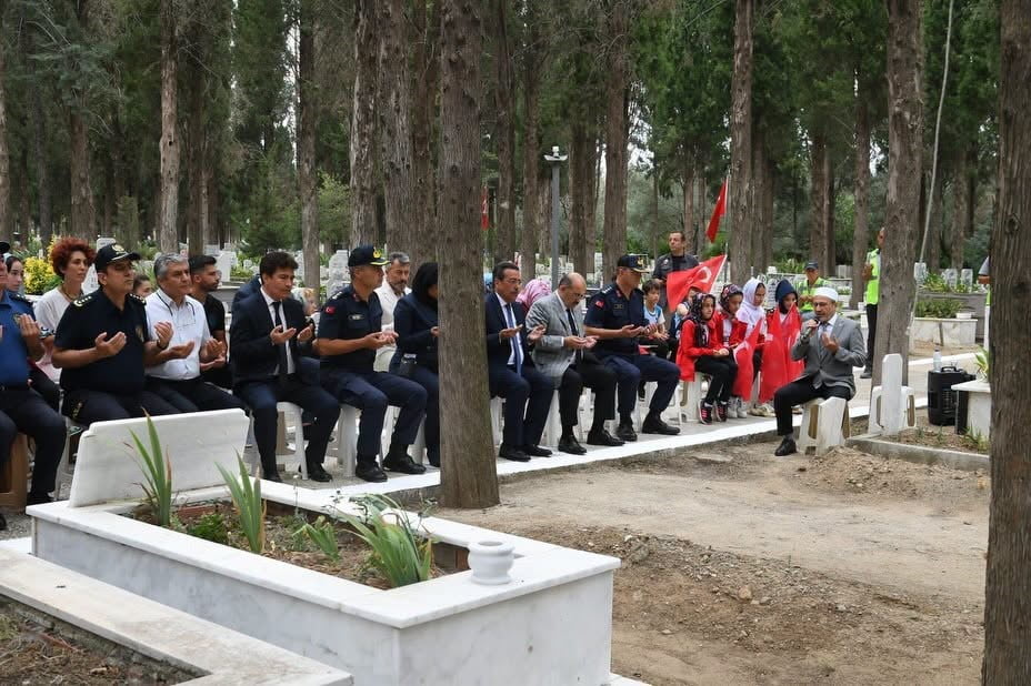 BALIKESİR VALİSİ İSMAİL USTAOĞLU, 15 TEMMUZ ŞEHİTLERİ ÖZEL HAREKÂT POLİSİ MUSTAFA SERİN’İN...