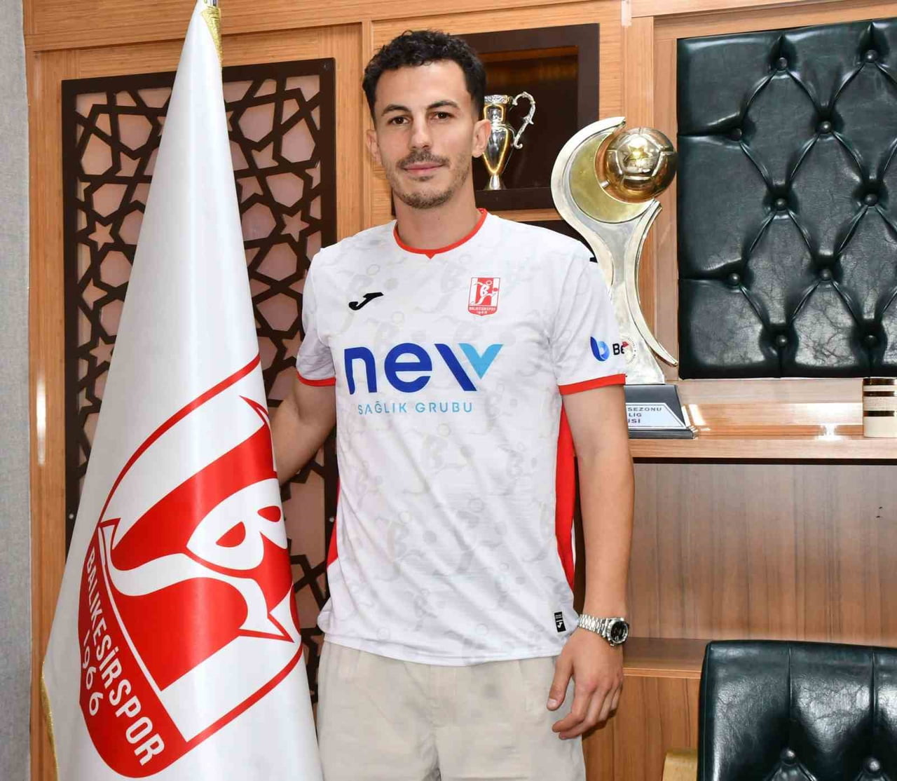 BALIKESİRSPOR'DA TRANSFER ÇALIŞMALARI DAHİLİNDE ERDOĞAN KAYA İLE SÖZLEŞME İMZALADI