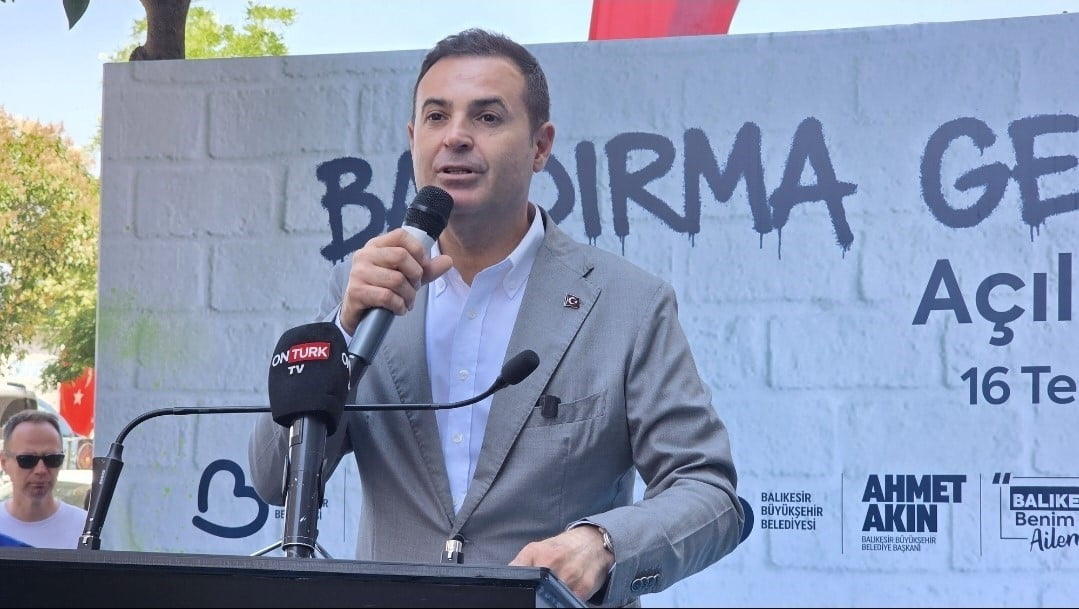 BANDIRMA'DA GENÇLİK MERKEZİ HİZMETE AÇILDI