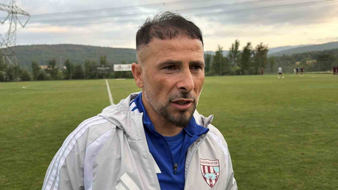 BANDIRMASPOR TEKNİK DİREKTÖRÜ ERTUĞRUL ARSLAN, 3-4 TRANSFER YAPMAYI PLANLADIKLARINI SÖYLEDİ.