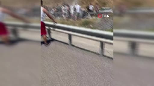 Başakşehir'de kiralık otomobil takla attı: 3 yaralı