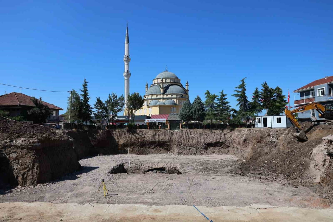 BAŞİSKELE'DE EĞİTİM YATIRIMLARINA 3 YENİ OKUL DAHA EKLENİYOR. KULLAR TEPECİK, BAHÇECİK VE DÖNGEL...