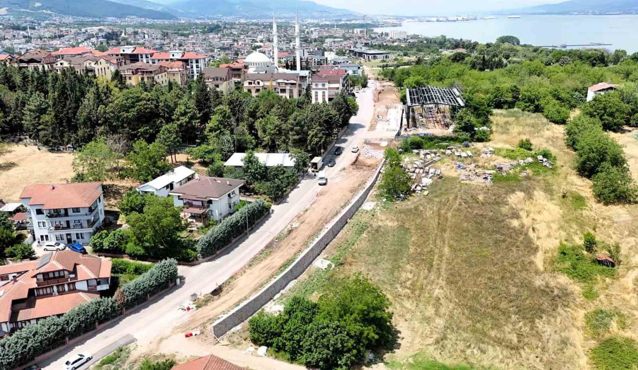 BAŞİSKELE İLÇESİNDE D-130 KARA YOLUNA ALTERNATİF GÜZERGAH OLUŞTURACAK SELAHATTİN EYYÜBİ...
