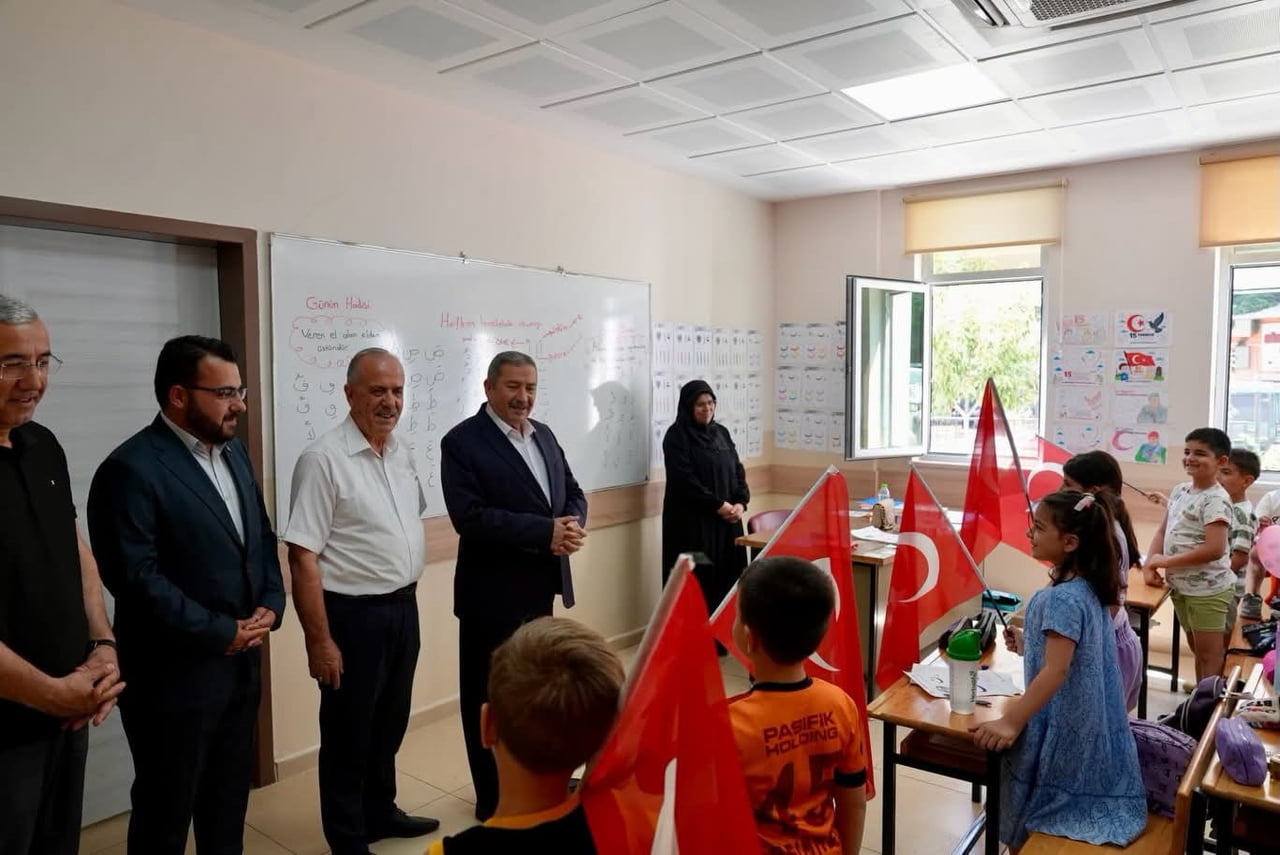 BAŞKAN BOZKURT, TÜGVA'DA GENÇLERLE BULUŞTU
