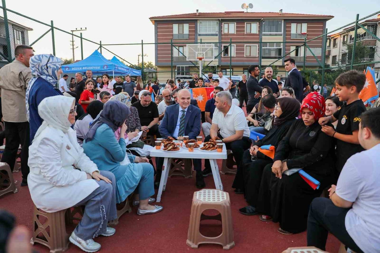 BAŞKAN FARUK ÖZLÜ, KÖRPEŞLER MAHALLESİ’NDE VATANDAŞLA BULUŞTU.