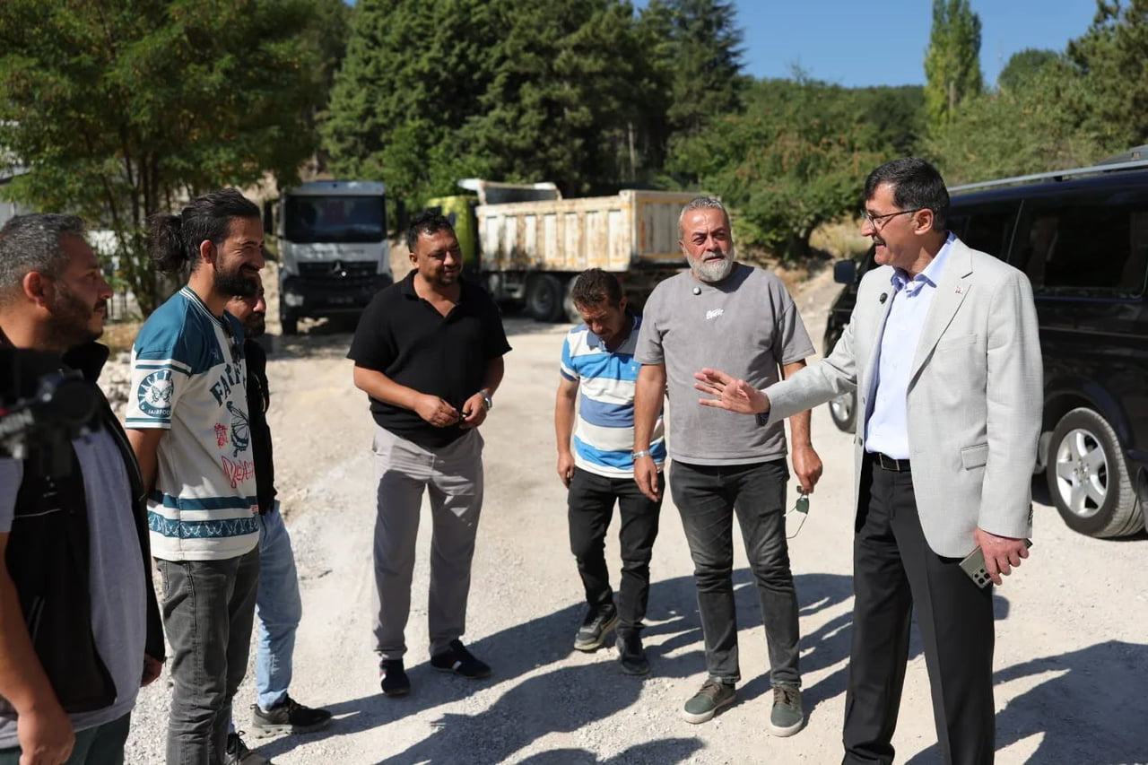 BAŞKAN KAHVECİ, 30 AĞUSTOS MAHALLESİ'NDEKİ ÇALIŞMALARI YERİNDE İNCELEDİ