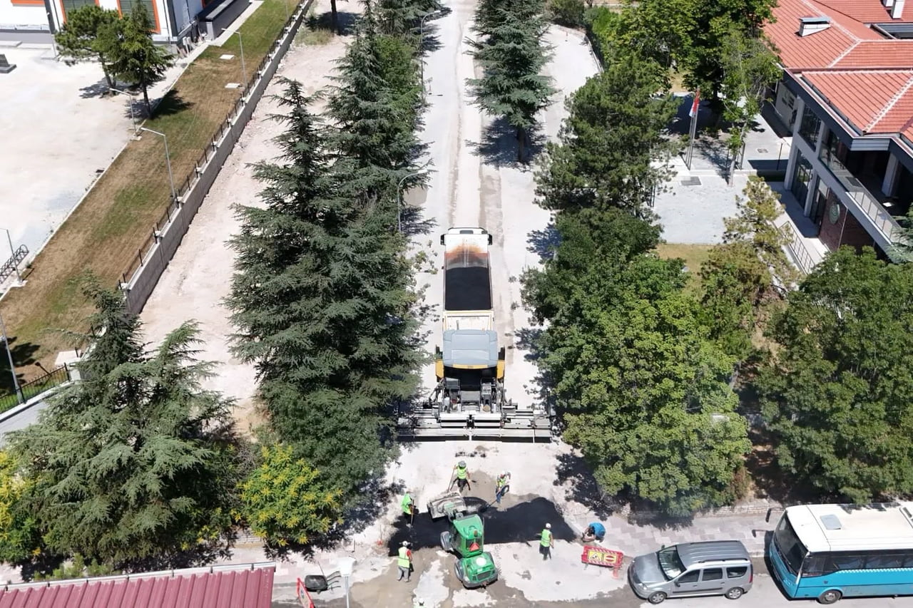 BAŞKAN KAHVECİ, 30 AĞUSTOS MAHALLESİ'NDEKİ ÇALIŞMALARI YERİNDE İNCELEDİ