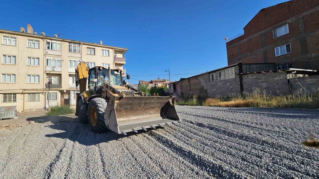 BAŞKAN TAŞKIN, HİDAYET MAHALLESİ’NDE ESNAF VE VATANDAŞLARLA BULUŞTU