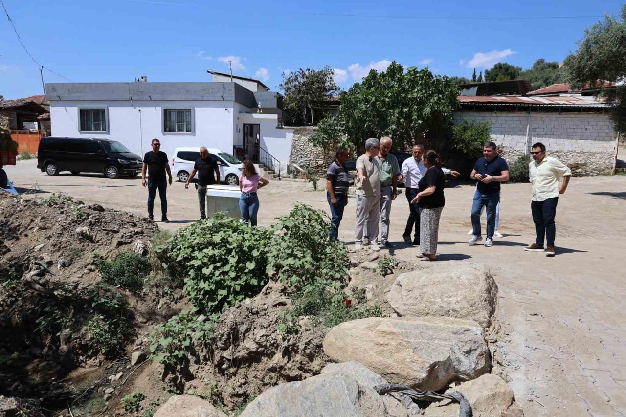 BAŞKAN TETİK: NAZİLLİ’DE YENİLENMEYEN YOL KALMAYACAK"