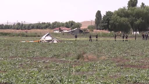 Başkent'te eğitim helikopteri düştü: 2 yaralı