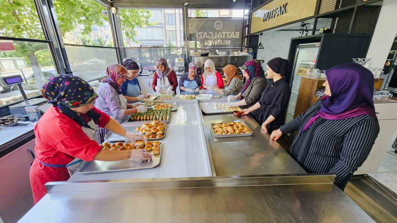 BATTALGAZİ BELEDİYESİ KADIN KOOPERATİFİ, TRAFİK PARK'TA HİZMET VERMEYE BAŞLADI