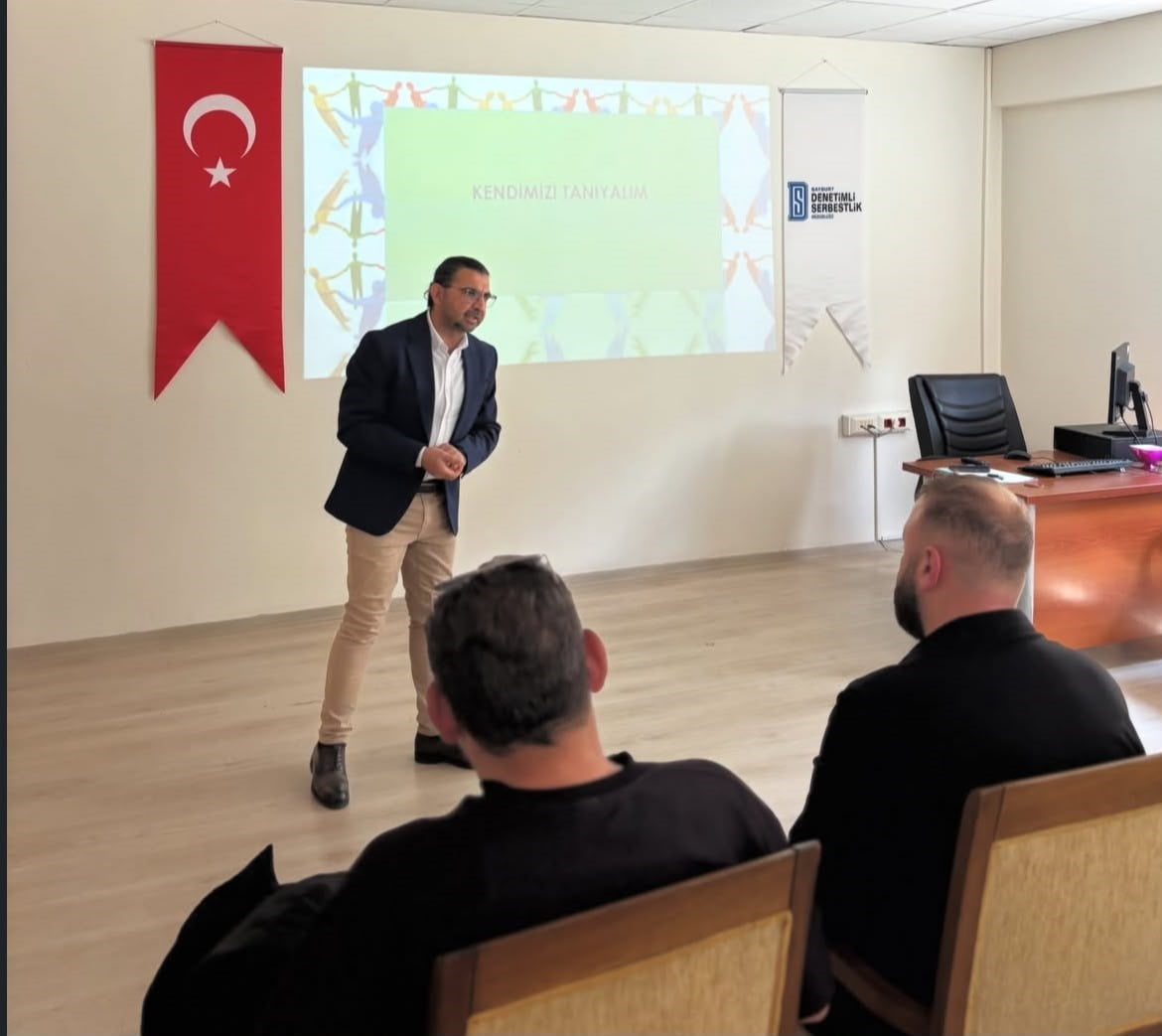 BAYBURT DSM’DE ‘KENDİMİZİ TANIYALIM’ SEMİNERİ DÜZENLENDİ