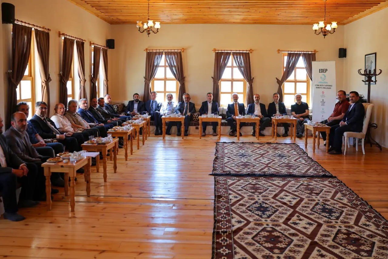 BAYBURT’TA EĞİTİM ÇALIŞMALARI EDEP TOPLANTISINDA DEĞERLENDİRİLDİ