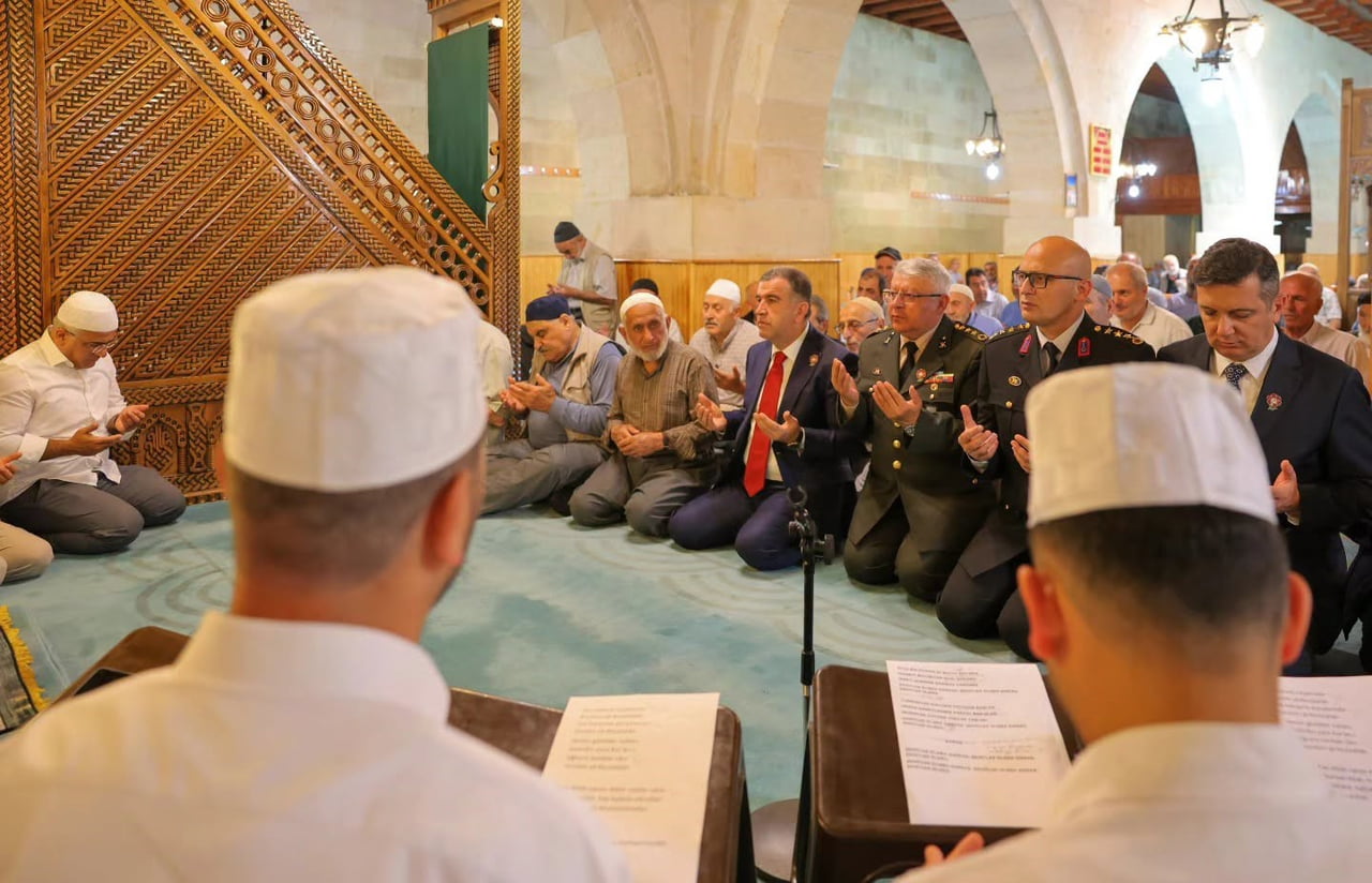 BAYBURT’TA ŞEHİTLER İÇİN CAMİLERDE KUR’AN-I KERİM OKUNDU
