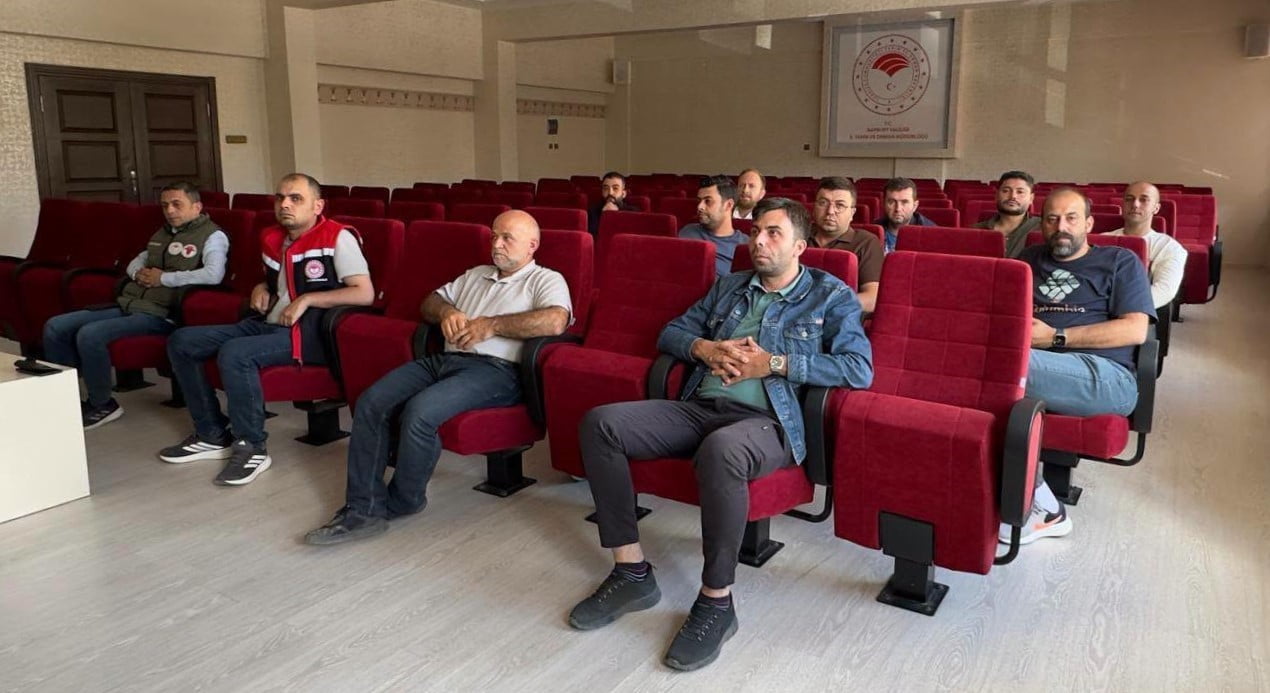 BAYBURT’TA VETERİNER HEKİMLERE GEKİS SİSTEMİ ANLATILDI