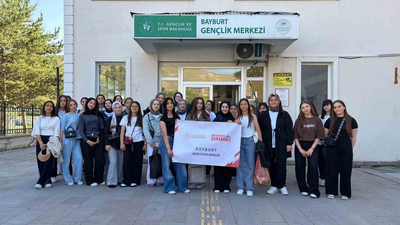BAYBURTLU GENÇLER TARİHİN İZİNDE ÇANAKKALE'YE UĞURLANDI
