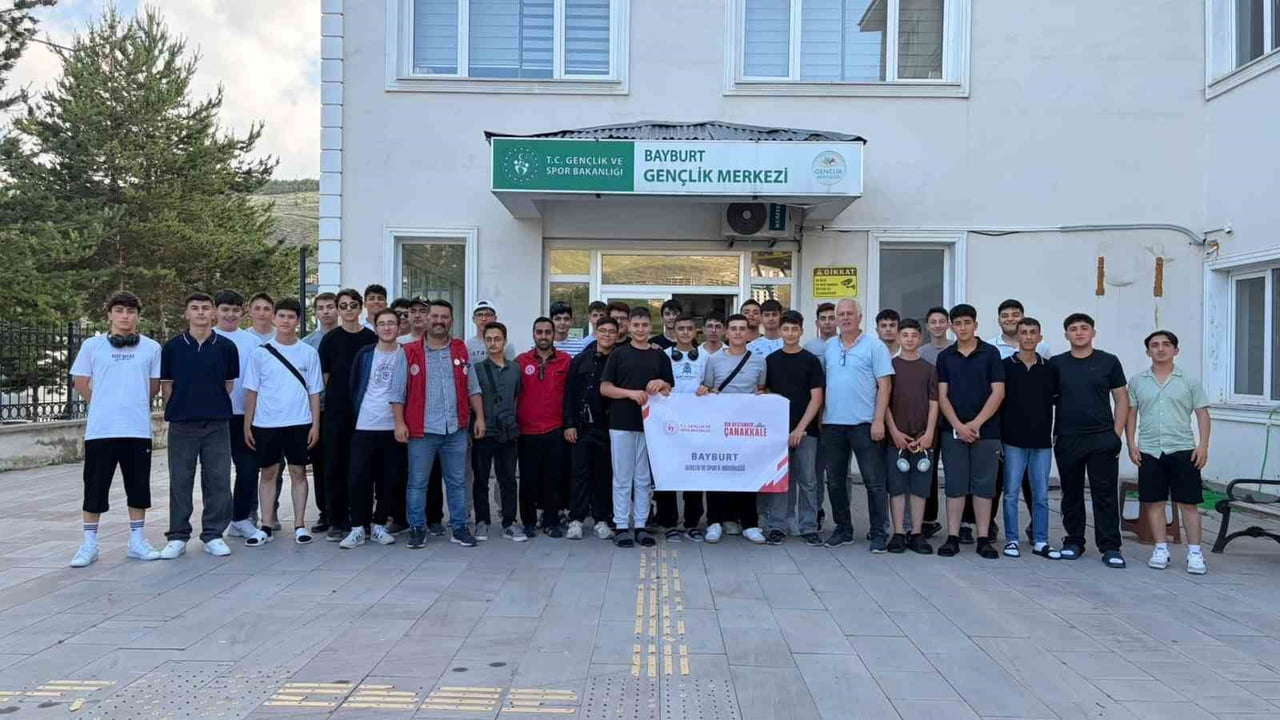 BAYBURTLU GENÇLER TARİHİN İZİNDE ÇANAKKALE'YE UĞURLANDI