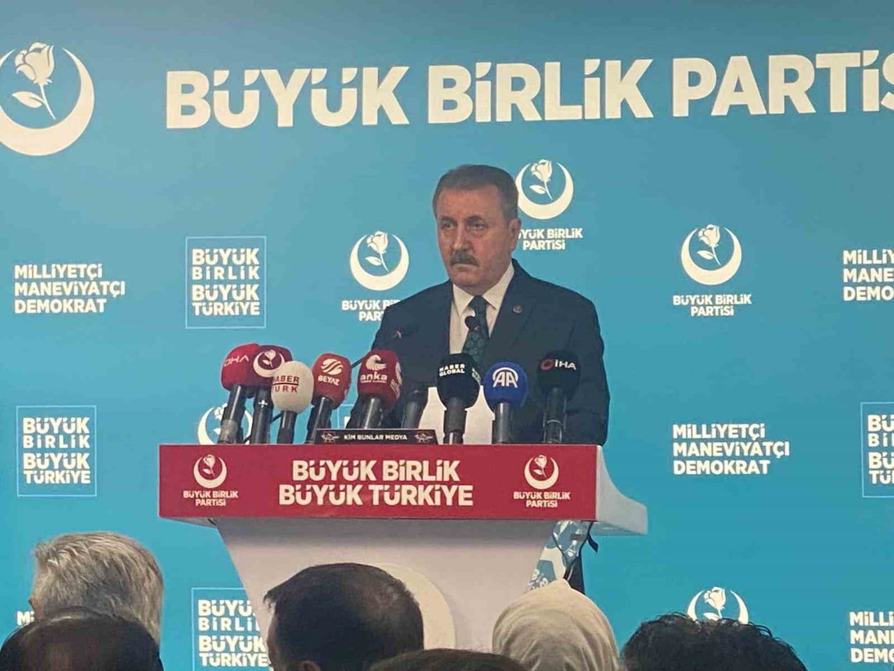 BBP GENEL BAŞKANI MUSTAFA DESTİCİ, MUHSİN YAZICIOĞLU VE BERABERİNDEKİ DAVA ARKADAŞLARININ HAYATINI...