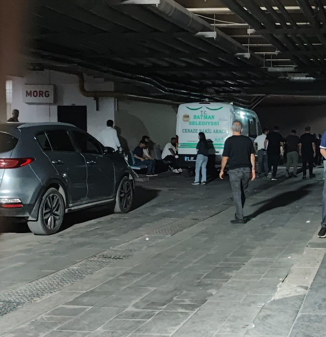 BEBEĞİN CENAZESİ, KESİN ÖLÜM NEDENİNİN BELİRLENMESİ AMACIYLA OTOPSİ YAPILMAK ÜZERE HASTANE MORGUNA...
