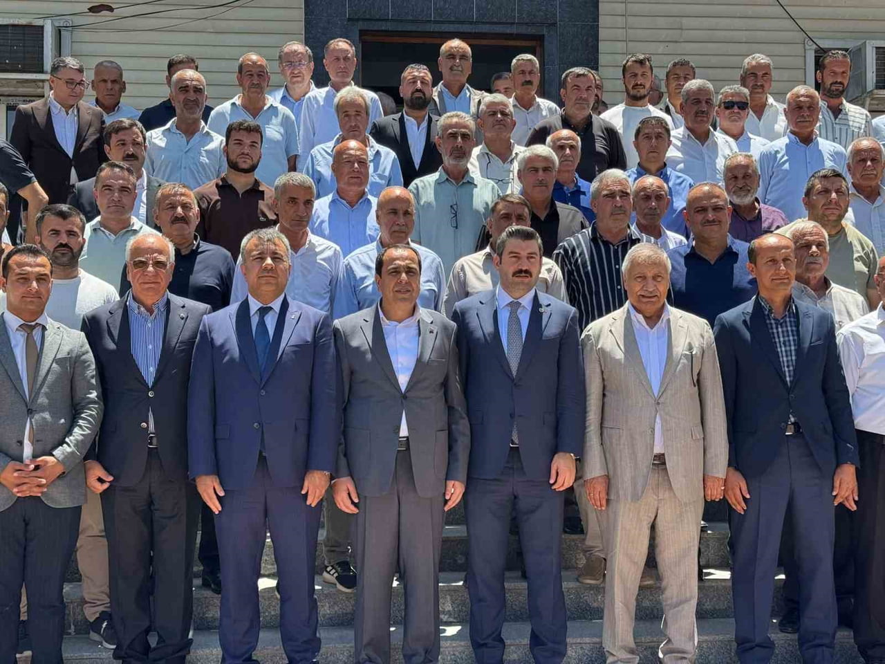 BELEDİYE BAŞKANI VEKİLLERDEN HİZMET İÇİN DESTEK İSTEDİ