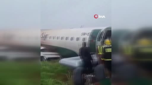 Benin'de 68 kişinin bulunduğu yolcuğu uçağı, havalimanına inişinin ardından pistten...