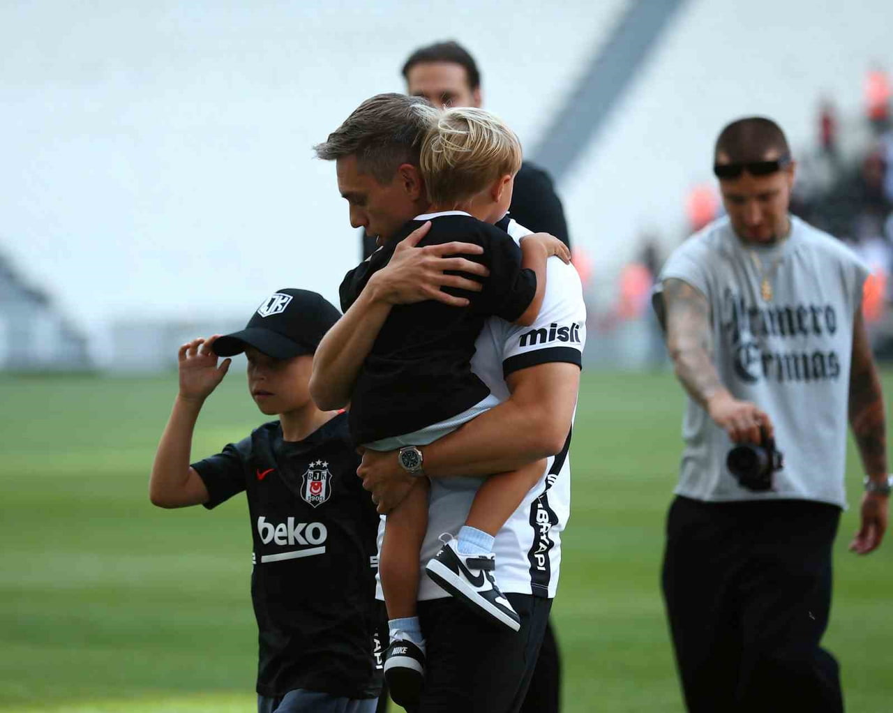 BEŞİKTAŞ'IN ARSENAL'DEN KADROSUNA KATTIĞI BELÇİKALI FUTBOLCU LEANDRO TROSSARD, YAKLAŞIK 20 BİN...