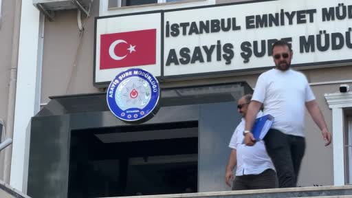 Beşiktaş'ta yaşlı adamı kandırıp bin 758 Cumhuriyet altınını çalmışlardı: 5 şüpheli adliyeye sevk...