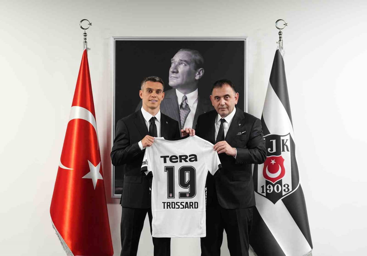 BEŞİKTAŞ, BELÇİKALI KANAT OYUNCUSU LEANDRO TROSSARD İLE 3+1 YILIK SÖZLEŞME İMZALADIĞINI KAMUYU...