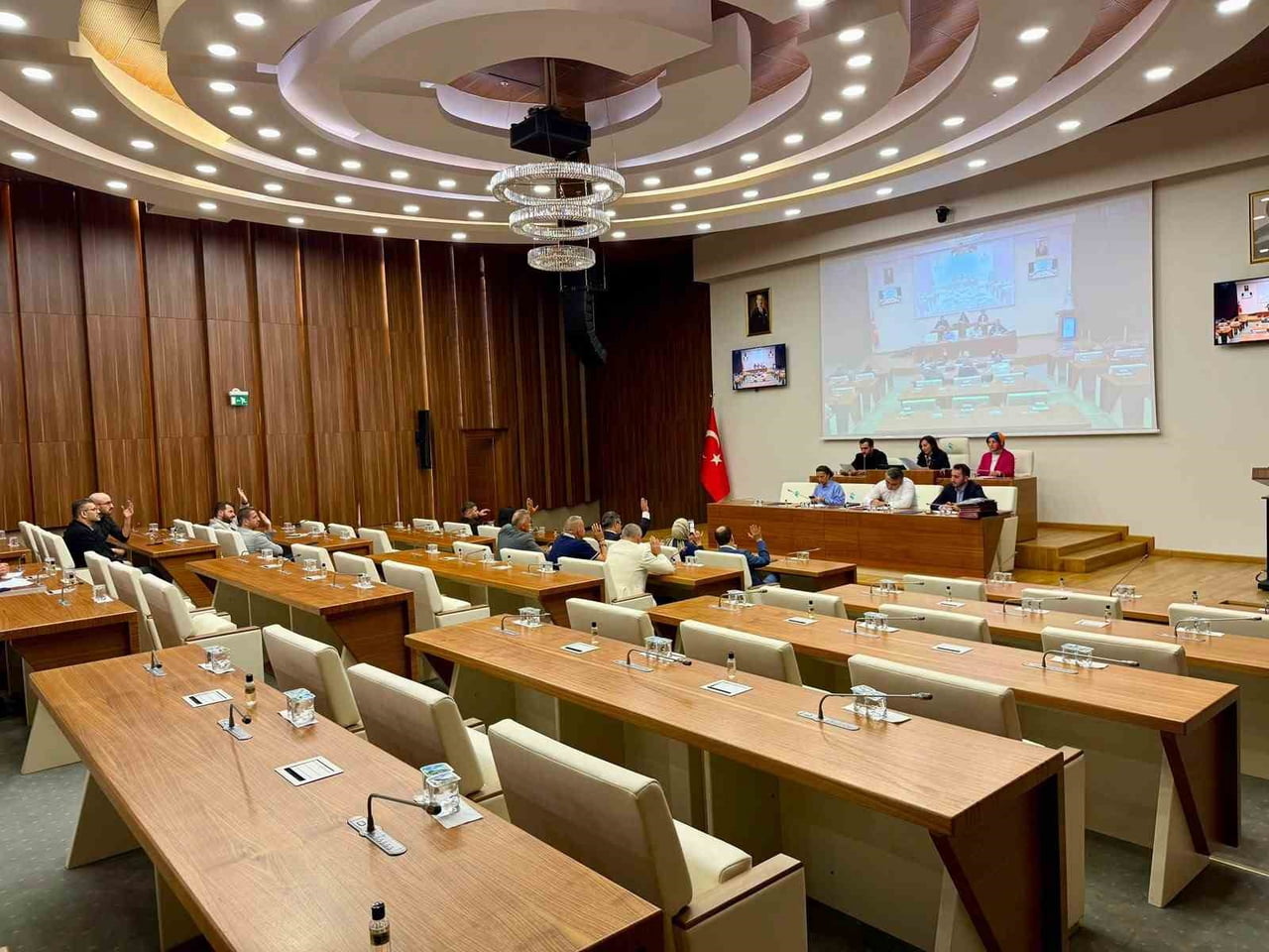 BEYKOZ BELEDİYE MECLİSİ TEMMUZ AYI OLAĞAN TOPLANTISINDA, YEREL YÖNETİM TARİHİNE GEÇECEK BİR...