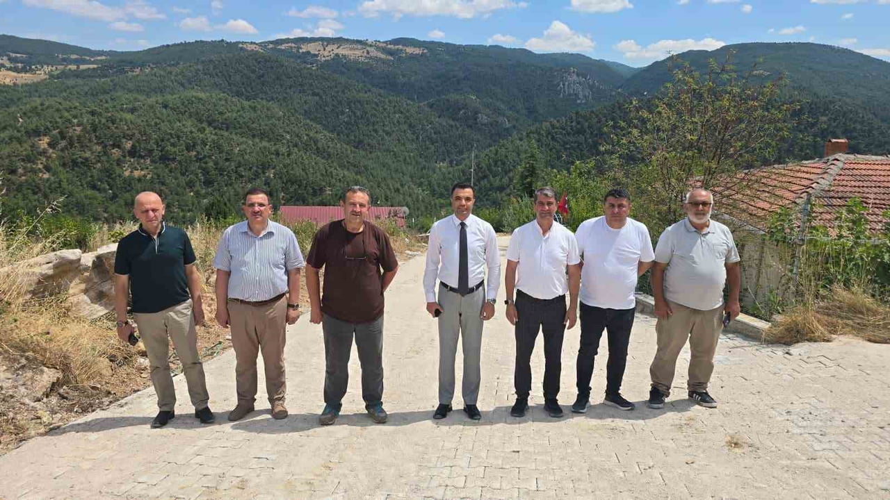 BİLECİK'İN SÖĞÜT İLÇESİNE BAĞLI AKÇASU VE BORCAK KÖYLERİNDE PARKE TAŞI DÖŞEME ÇALIŞMALARI...