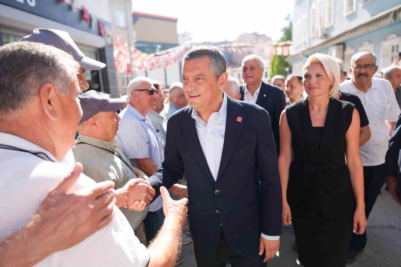 BİLECİK'TE DÜN ZİYARETLER YAPAN CHP GRUP BAŞKANI ÖZGÜR ÖZEL'İ CHP'Lİ BELEDİYE BAŞKANLARI...