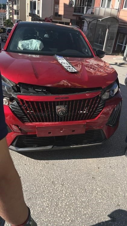 BİLECİK'TE İKİ OTOMOBİL ÇARPIŞTI: 3 YARALI
