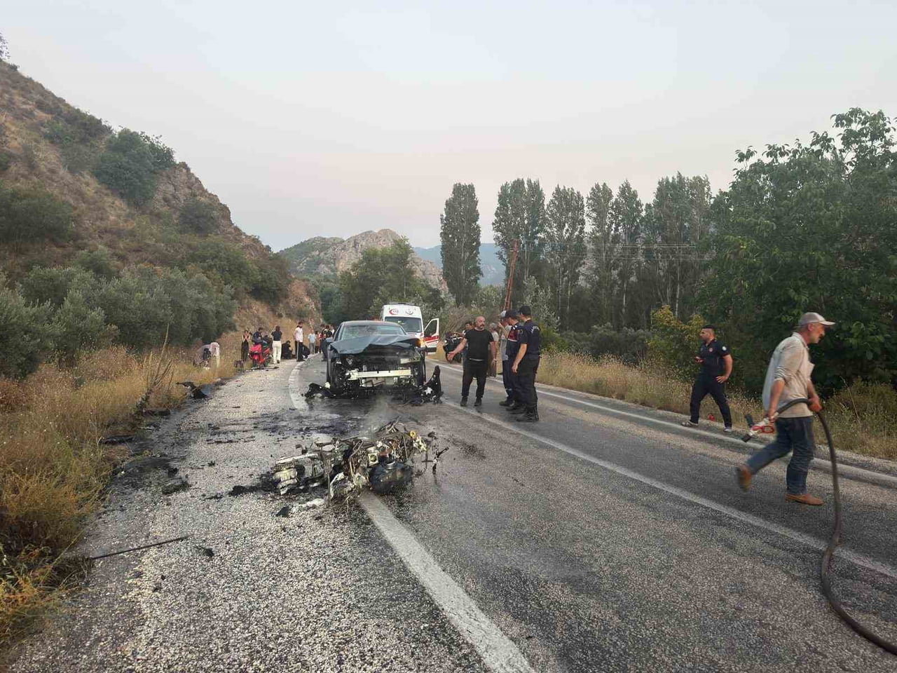 BİLECİK'TE MEYDANA GELEN TRAFİK KAZASINDA 1 KİŞİ HAYATINI KAYBEDERKEN, 1'İ AĞIR 2 KİŞİ...