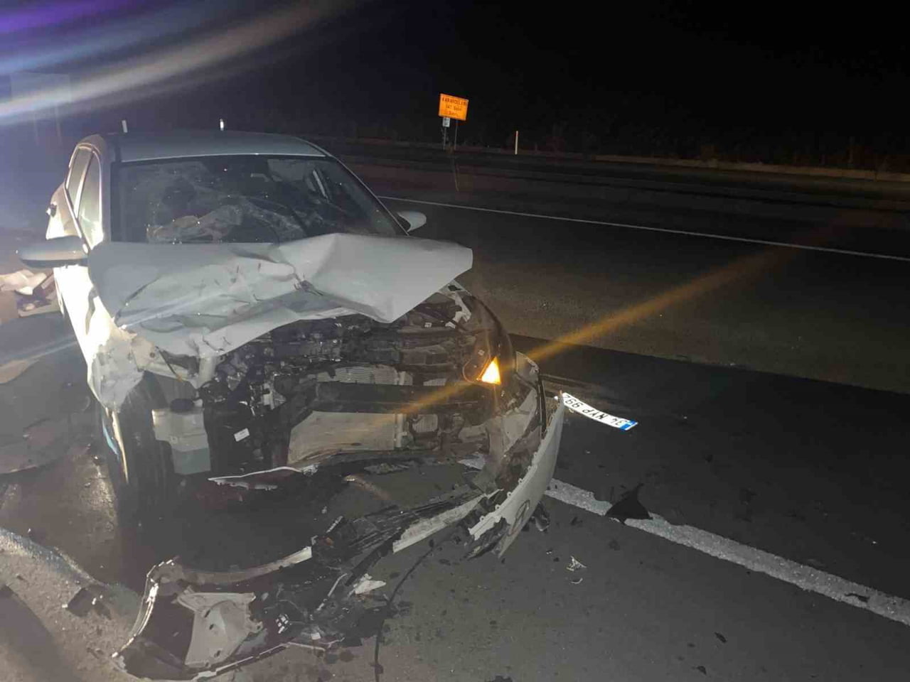 BİLECİK'TE OTOMOBİL İLE TRAKTÖRÜN ÇARPIŞMASI SONUCU MEYDANA GELEN TRAFİK KAZASINDA 1 KİŞİ...